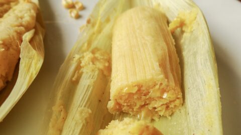Tamal de elote dulce